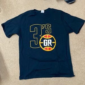 Men’s Grand Rapids Drove basketball tee, size large